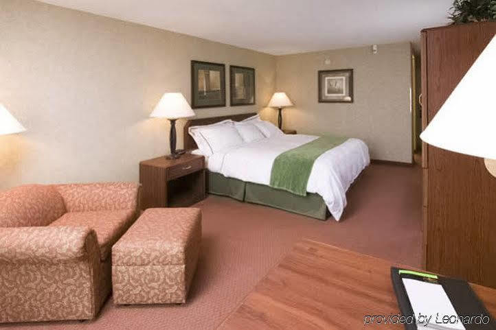 Rodeway Inn Akron Room photo