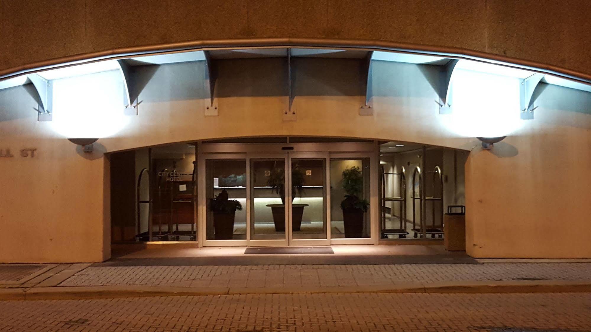 Rodeway Inn Akron Exterior photo